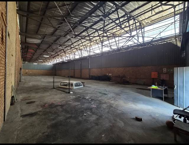750M² WAREHOUSE TO LET IN WADEVILLE